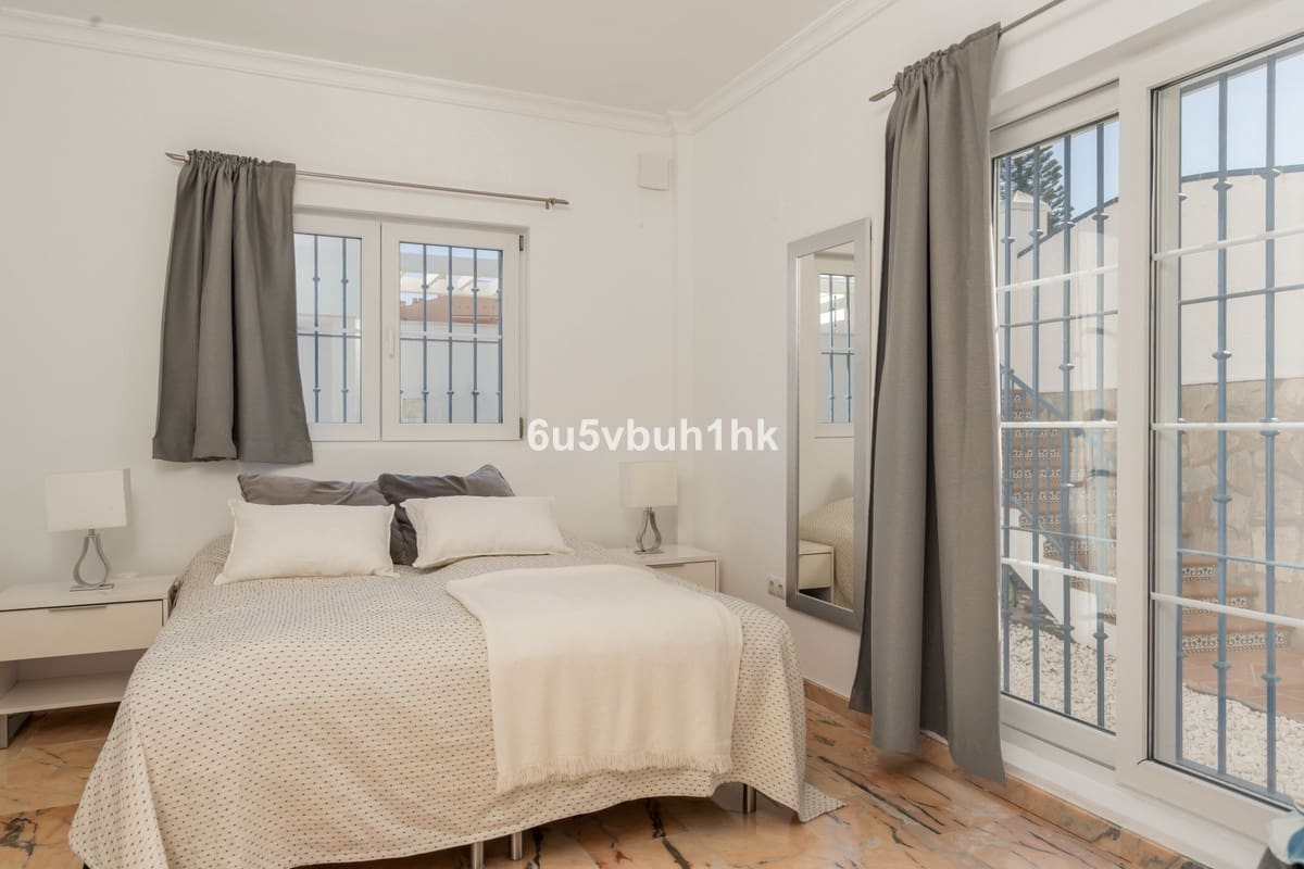 5 soverom Villa til salgs i Fuengirola med svømmebasseng - € 1 290 000 (Ref: 9540316)