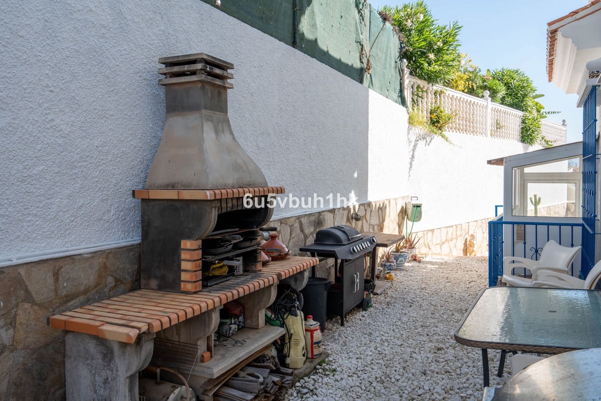 5 soverom Villa til salgs i Fuengirola med svømmebasseng - € 1 290 000 (Ref: 9540316)