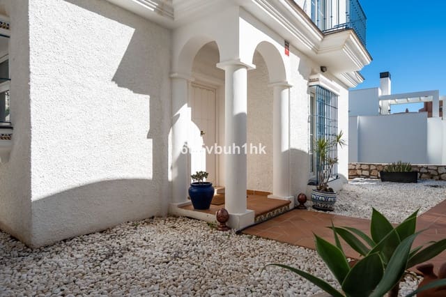 5 soverom Villa til salgs i Centro ciudad, Fuengirola med svømmebasseng - € 1 290 000 (Ref: 9540316)