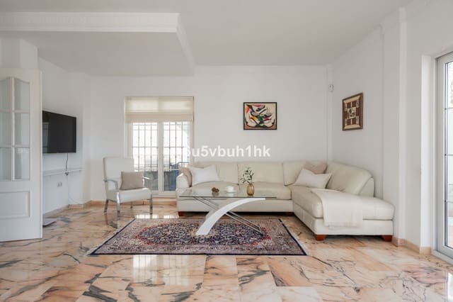 5 soverom Villa til salgs i Centro ciudad, Fuengirola med svømmebasseng - € 1 290 000 (Ref: 9540316)
