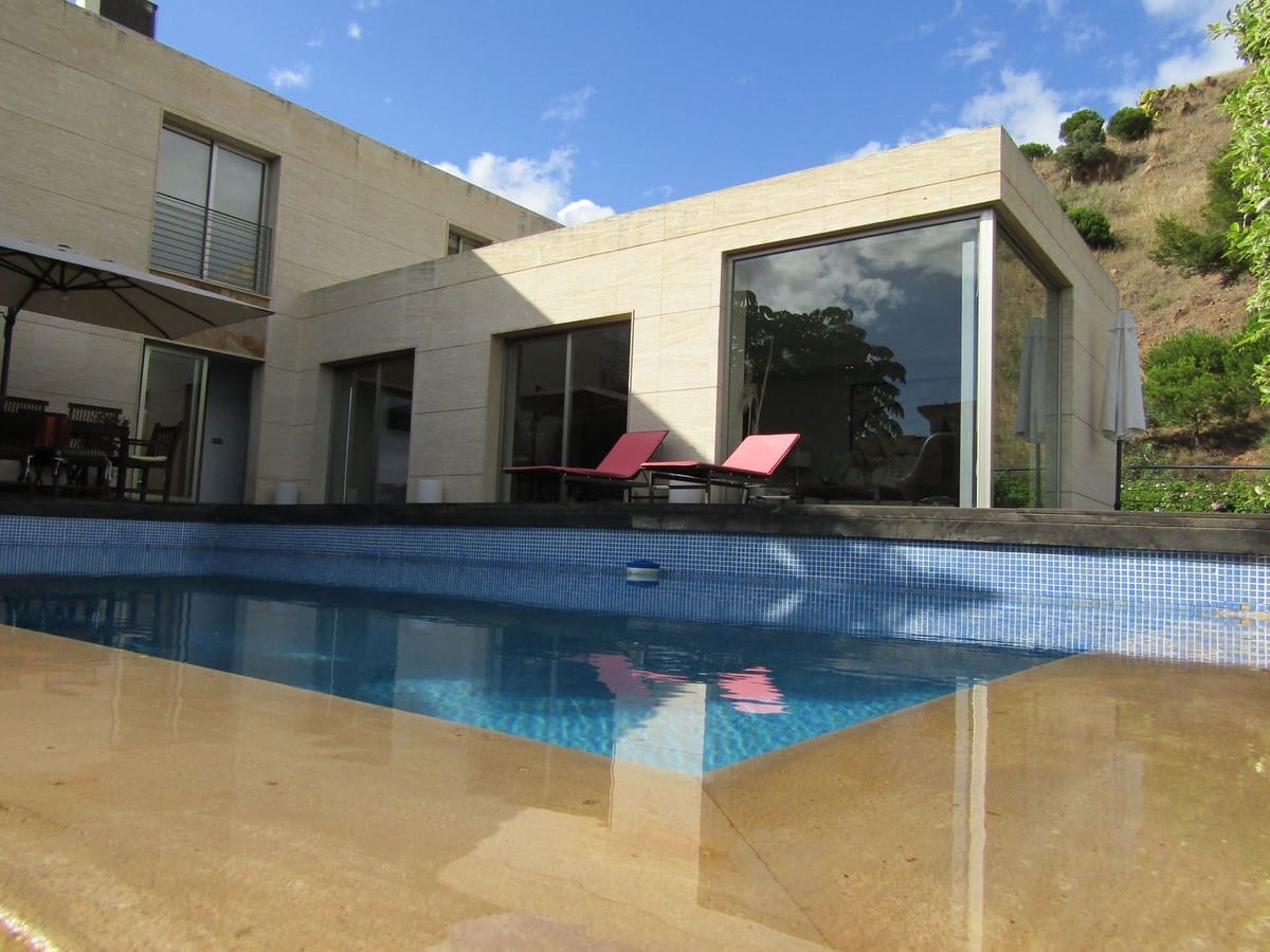 Chalet de 6 habitaciones en Málaga ciudad en venta con piscina garaje - 1.290.000 € (Ref: 9540317)