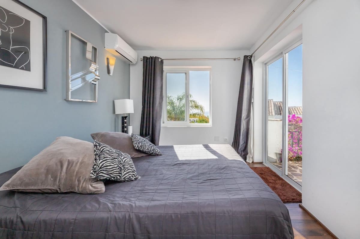 4 bedroom Villa for sale in Benalmadena with pool garage - € 1,295,000 (Ref: 9540320)