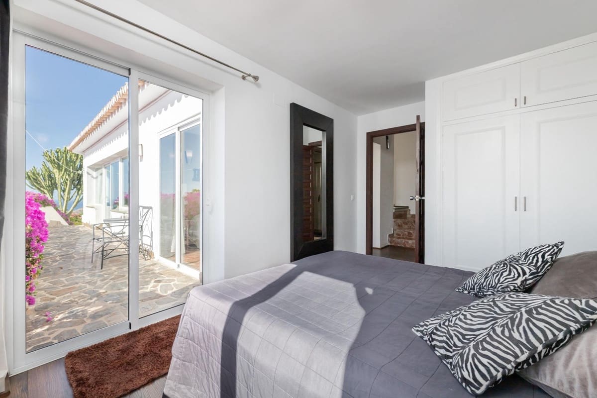 4 bedroom Villa for sale in Benalmadena with pool garage - € 1,295,000 (Ref: 9540320)