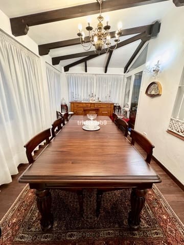 Chalet de 4 habitaciones en Nueva Atalaya, Estepona en venta con piscina garaje - 1.295.000 € (Ref: 9540322)
