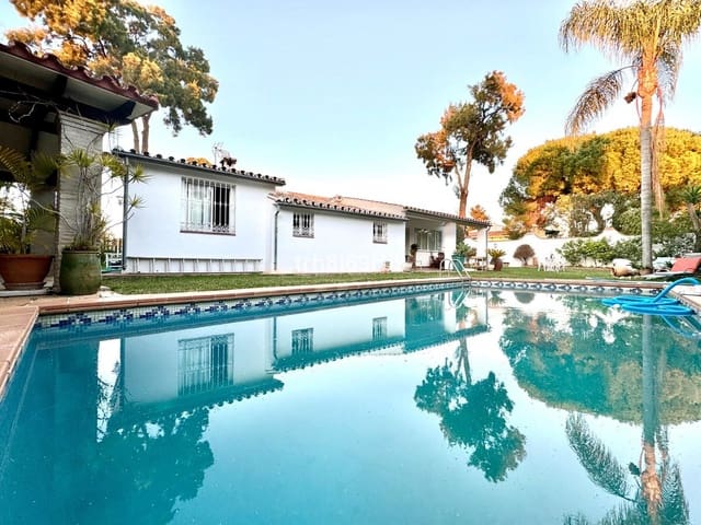 4 chambre Villa/Maison à vendre à Nueva Atalaya, Estepona avec piscine garage - 1 295 000 € (Ref: 9540322)