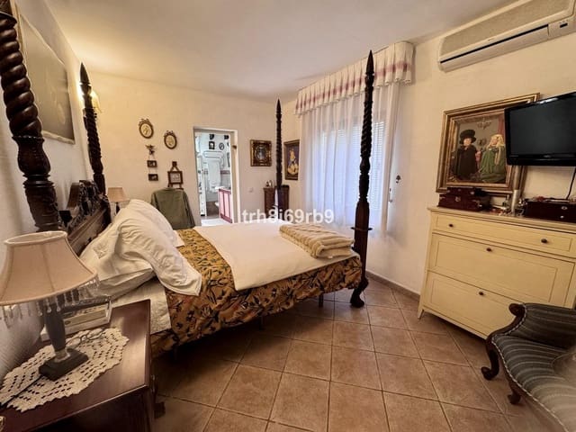 4 chambre Villa/Maison à vendre à Nueva Atalaya, Estepona avec piscine garage - 1 295 000 € (Ref: 9540322)