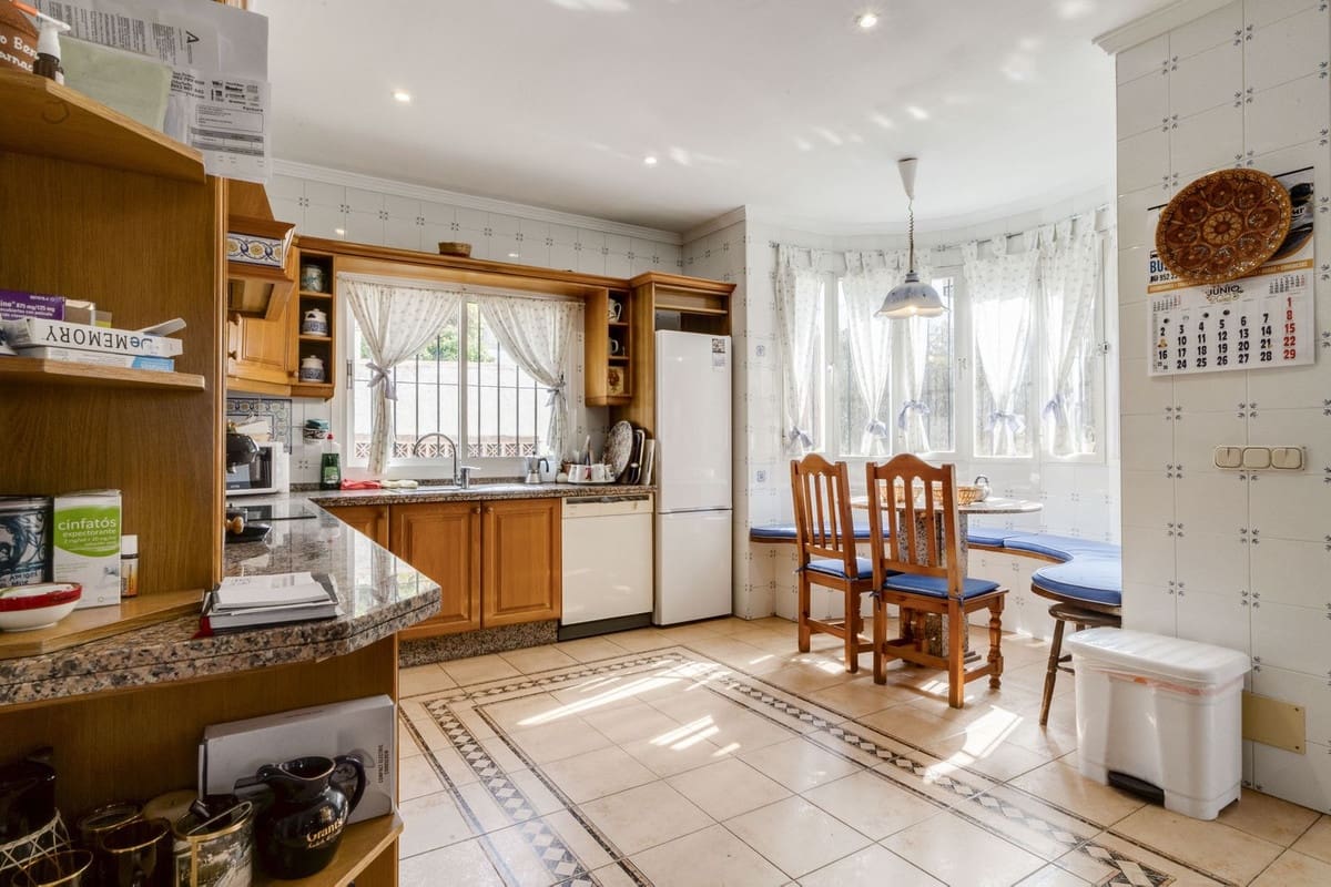 5 chambre Villa/Maison à vendre à Marbella avec garage - 1 295 000 € (Ref: 9540324)