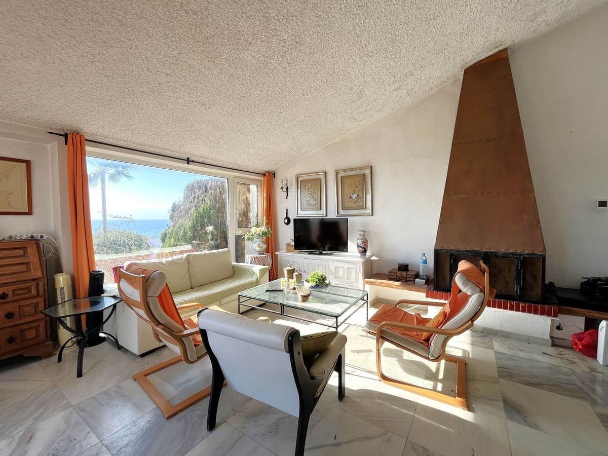 5 soveværelse Villa til salg i Estepona med swimmingpool - € 1.295.000 (Ref: 9540325)