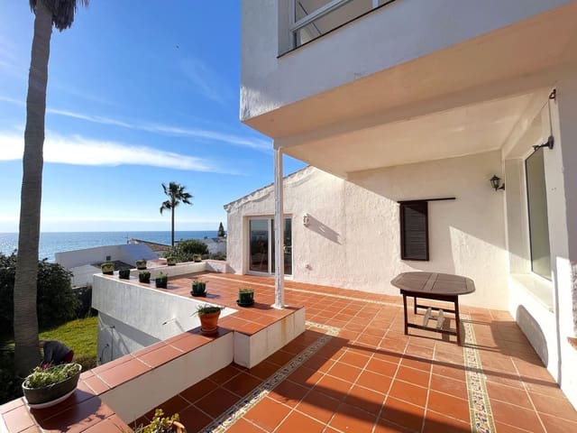 5 soveværelse Villa til salg i Centro, Estepona med swimmingpool - € 1.295.000 (Ref: 9540325)