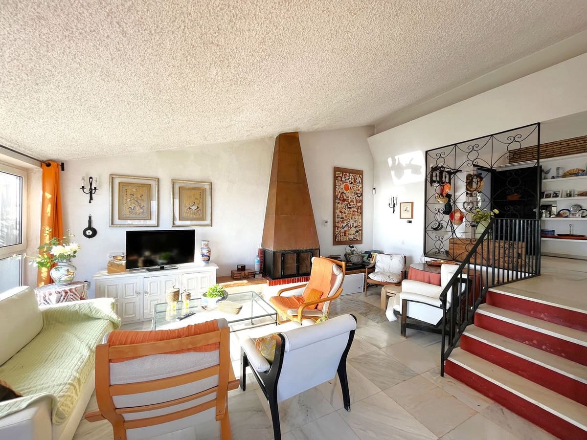 5 soveværelse Villa til salg i Estepona med swimmingpool - € 1.295.000 (Ref: 9540325)