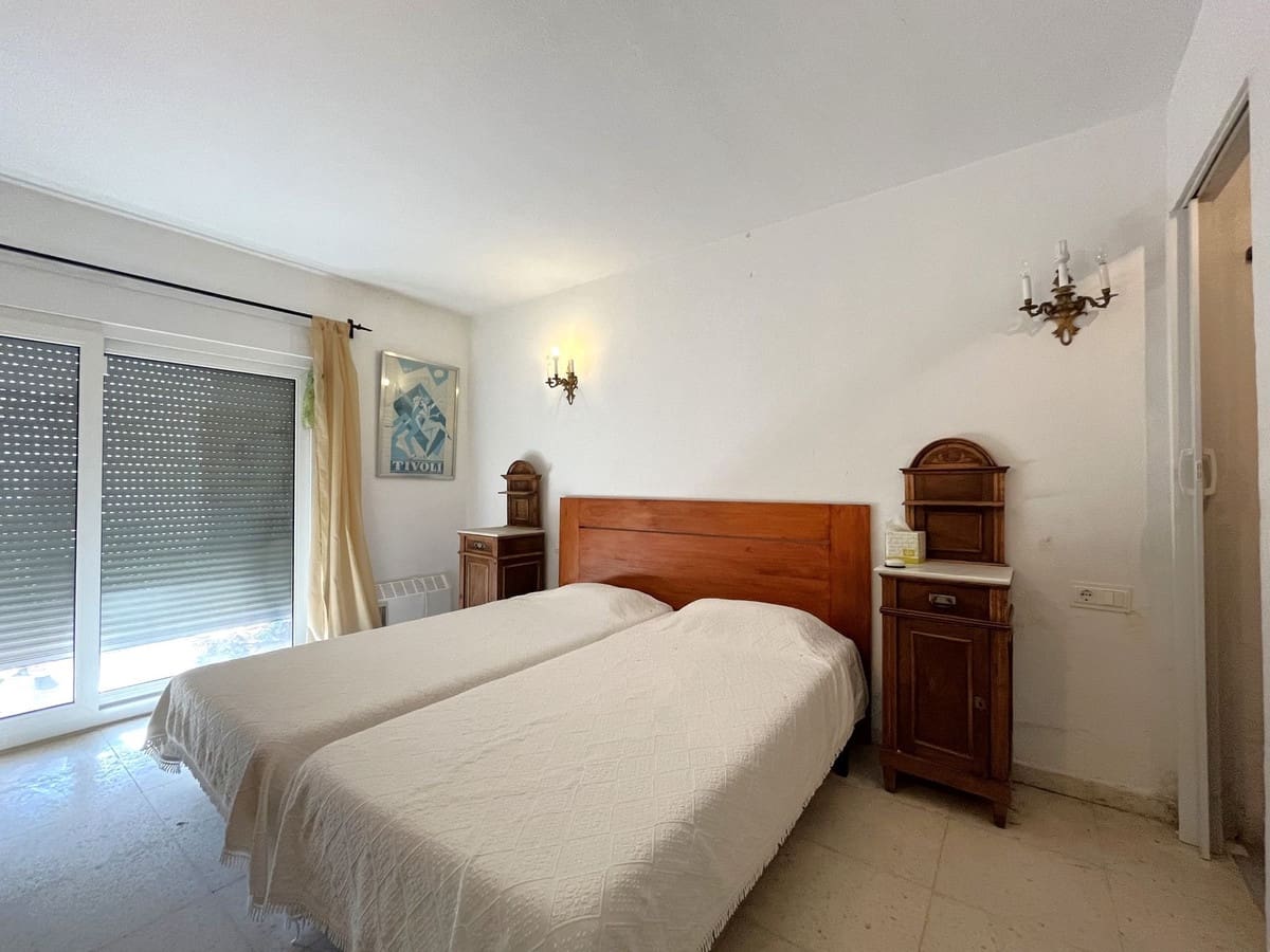 5 soveværelse Villa til salg i Estepona med swimmingpool - € 1.295.000 (Ref: 9540325)