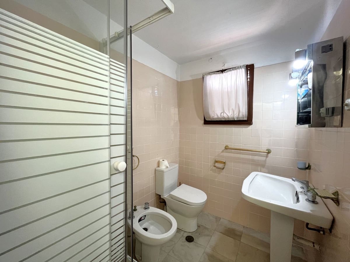 5 soveværelse Villa til salg i Estepona med swimmingpool - € 1.295.000 (Ref: 9540325)