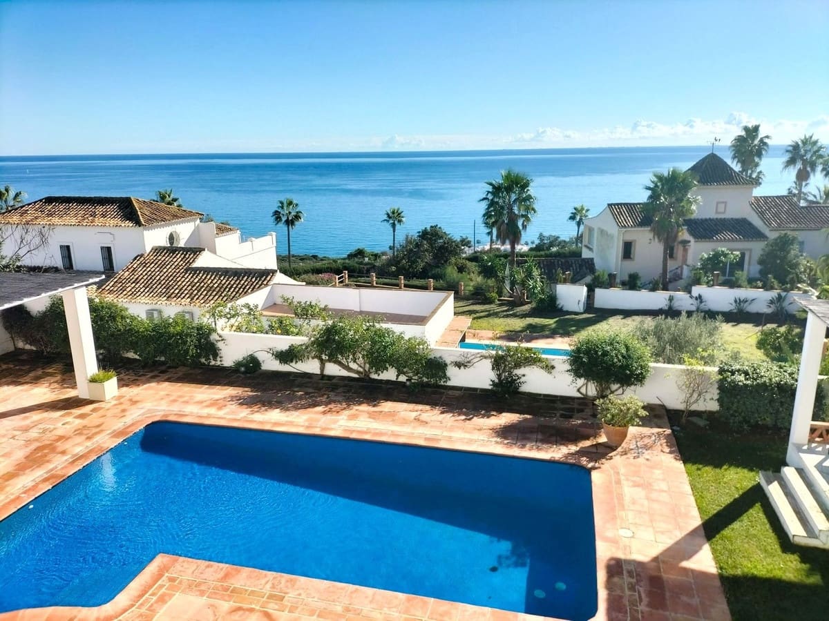 5 soverom Villa til salgs i Manilva med svømmebasseng - € 1 295 000 (Ref: 9540326)