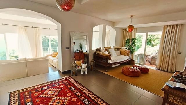 5 soverom Villa til salgs i Manilva Pueblo, Manilva med svømmebasseng - € 1 295 000 (Ref: 9540326)