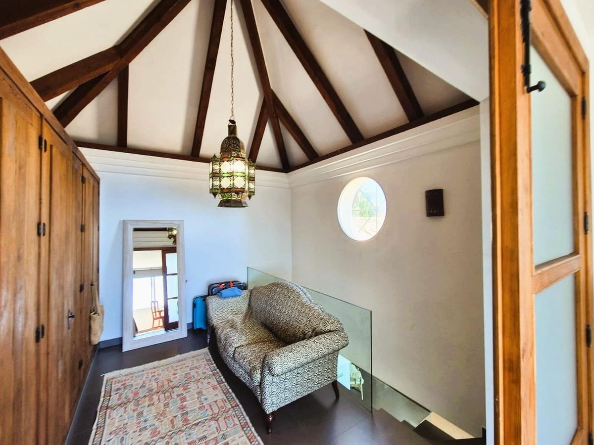 5 soverom Villa til salgs i Manilva med svømmebasseng - € 1 295 000 (Ref: 9540326)