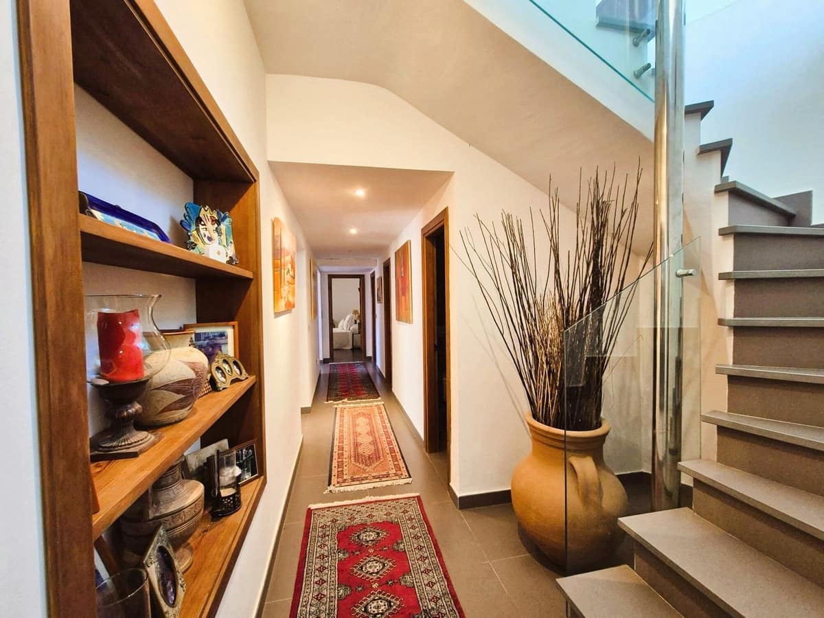 5 soverom Villa til salgs i Manilva med svømmebasseng - € 1 295 000 (Ref: 9540326)