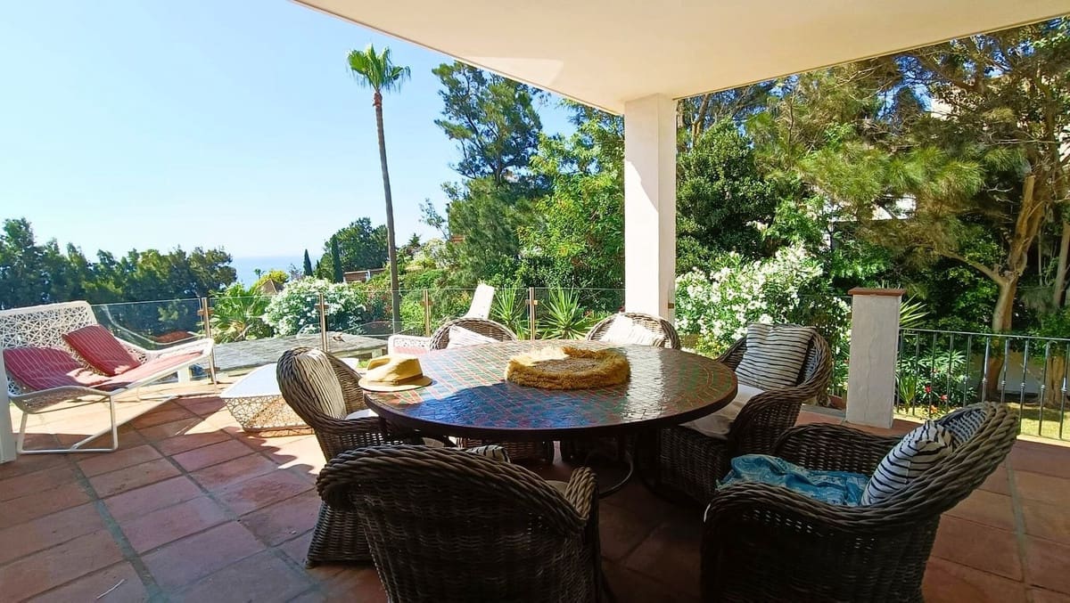 5 soverom Villa til salgs i Manilva med svømmebasseng - € 1 295 000 (Ref: 9540326)