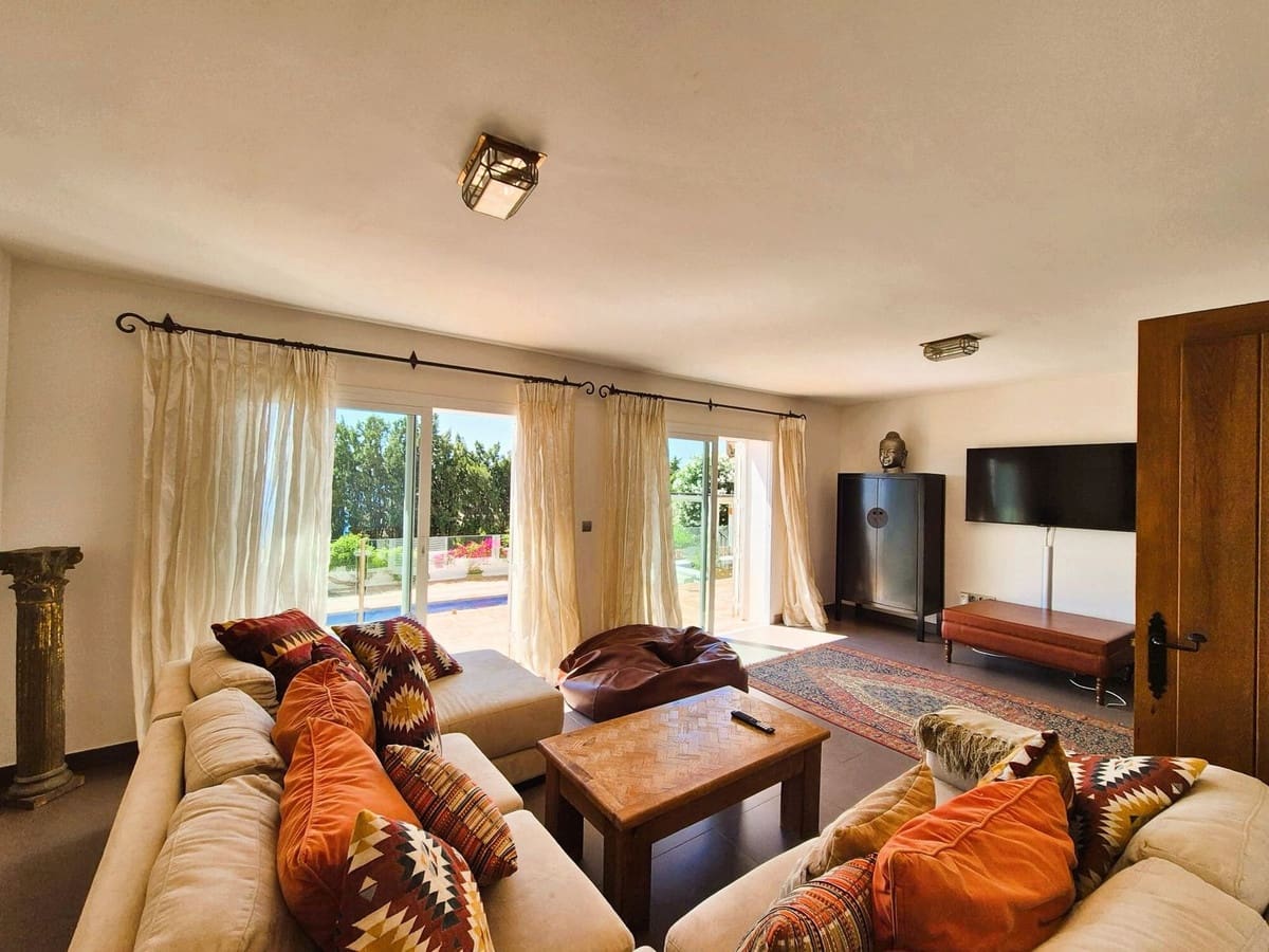 5 slaapkamer Villa te koop in Manilva met zwembad - € 1.295.000 (Ref: 9540326)