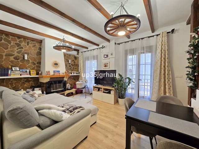 4 bedroom Townhouse for sale in Centro, Estepona - € 1,295,000 (Ref: 9540329)