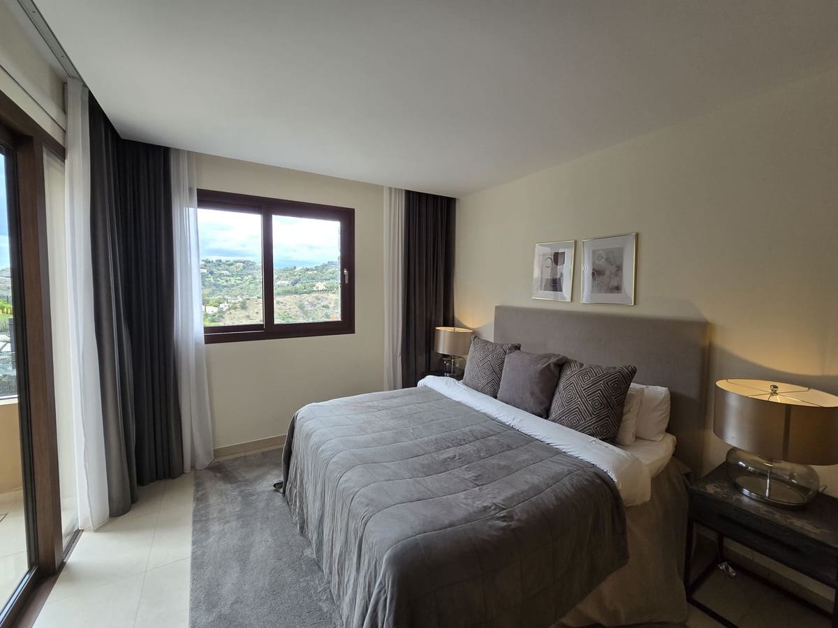 3 sypialnia Apartament na sprzedaż w Benahavis z basenem - 1 299 000 € (Ref: 9540331)