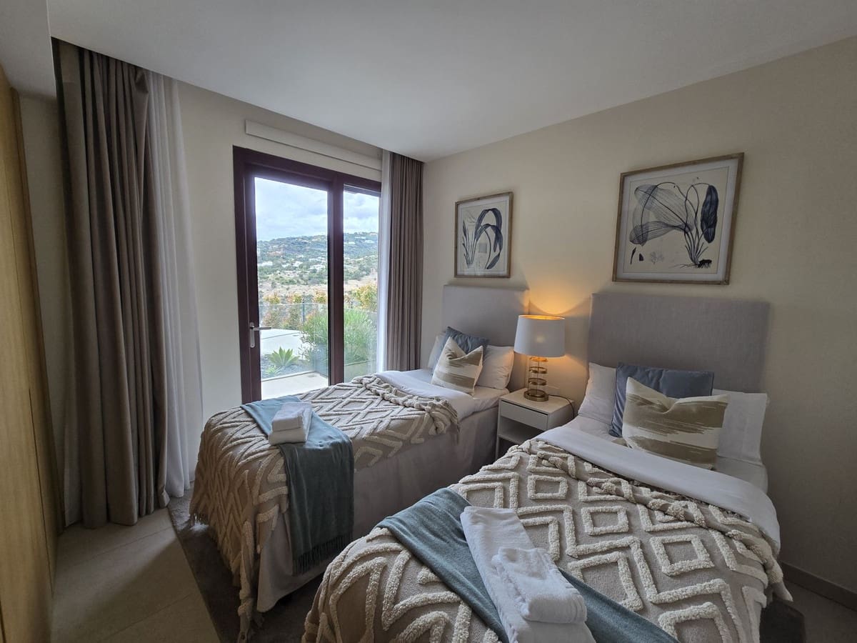 3 sypialnia Apartament na sprzedaż w Benahavis z basenem - 1 299 000 € (Ref: 9540331)