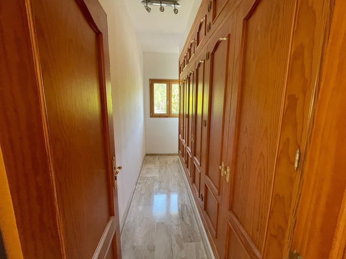 5 bedroom Villa for sale in Mijas with pool garage - € 1,299,950 (Ref: 9540332)