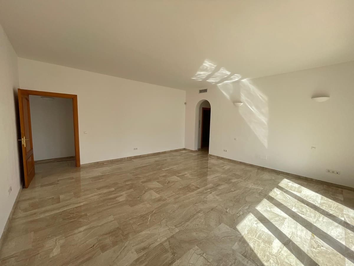 5 bedroom Villa for sale in Mijas with pool garage - € 1,299,950 (Ref: 9540332)