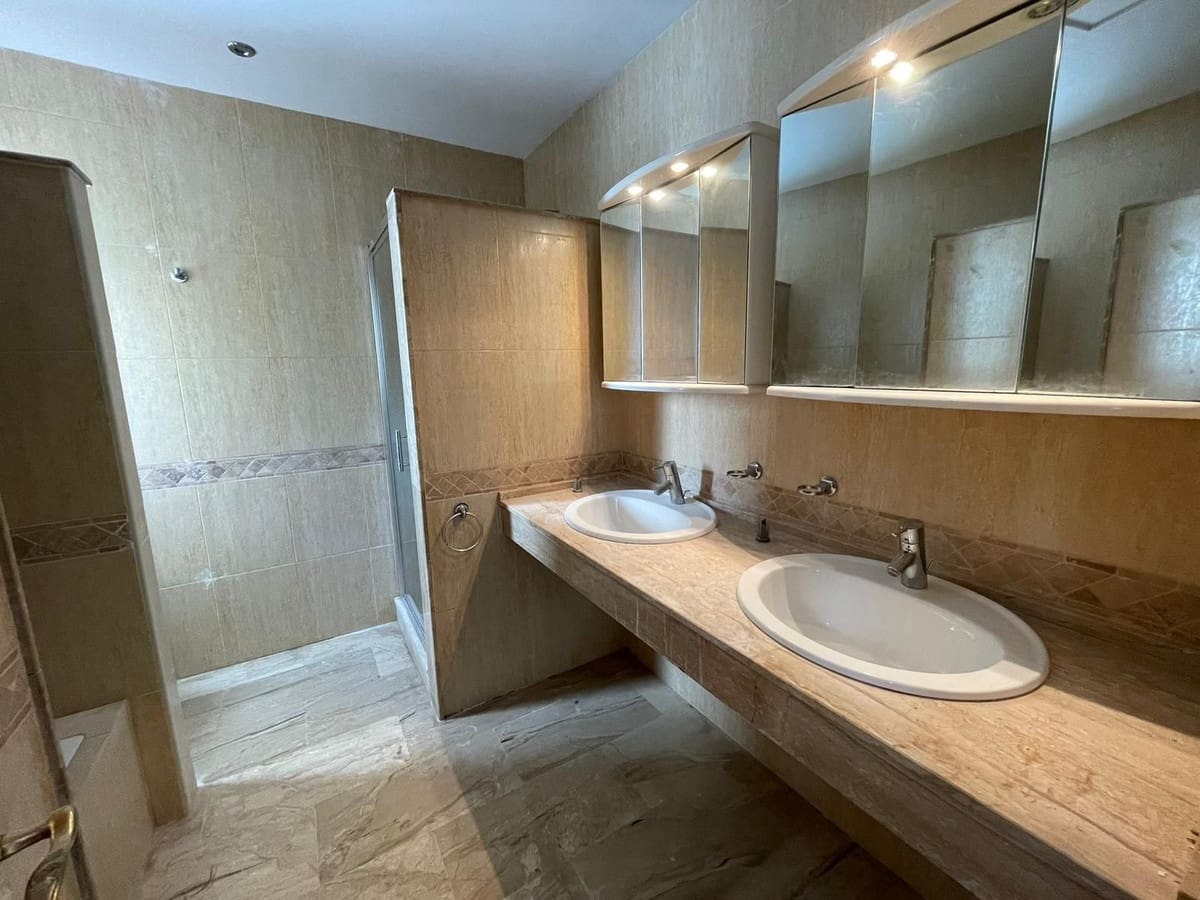 5 bedroom Villa for sale in Mijas with pool garage - € 1,299,950 (Ref: 9540332)