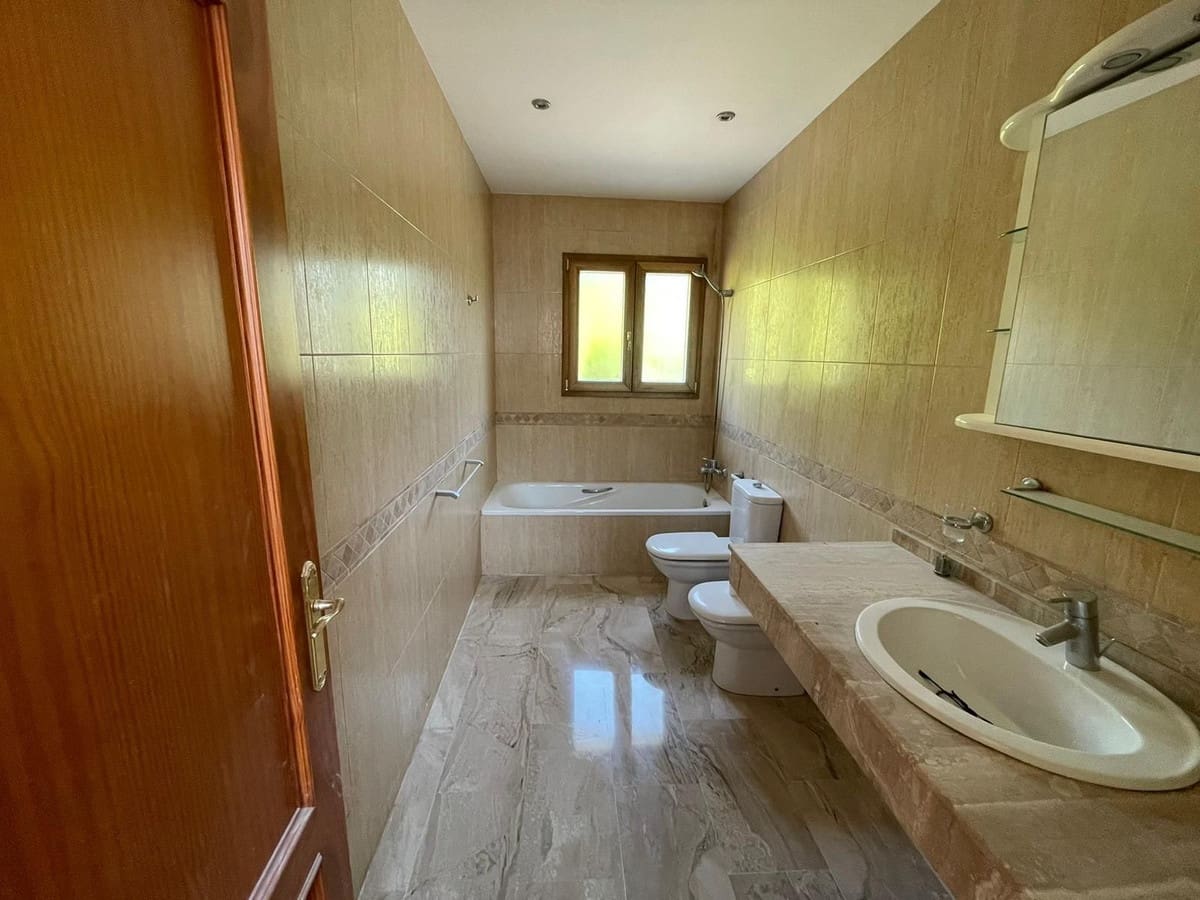 5 bedroom Villa for sale in Mijas with pool garage - € 1,299,950 (Ref: 9540332)