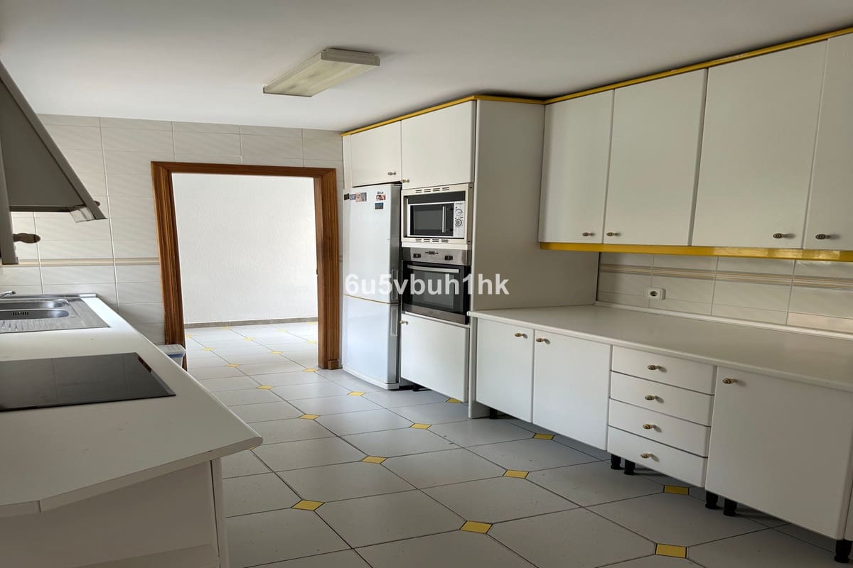 Apartamento de 4 habitaciones en Málaga ciudad en venta - 1.300.000 € (Ref: 9540334)