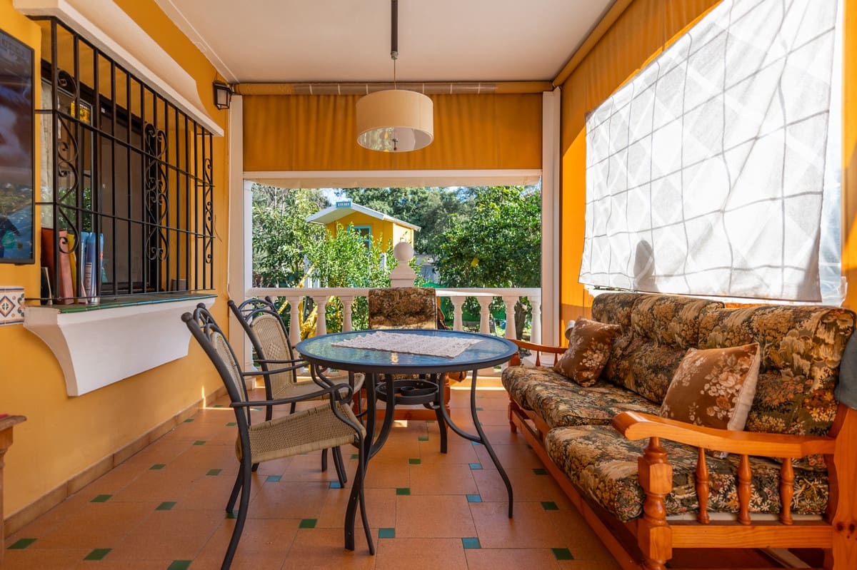 4 bedroom Villa for sale in Las Chapas with pool - € 1,300,000 (Ref: 9540336)