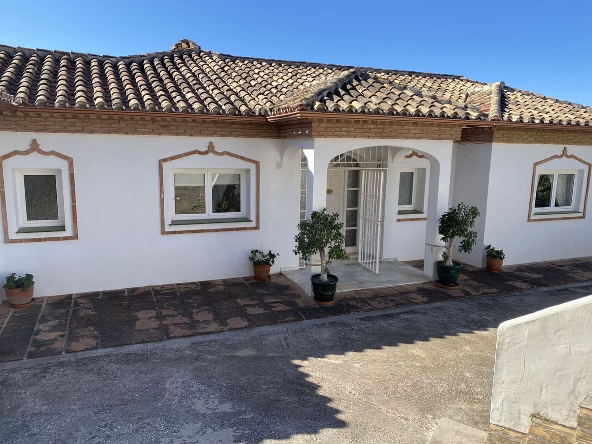 4 Zimmer Villa zu verkaufen in Mijas mit Pool Garage - 1.300.000 € (Ref: 9540337)