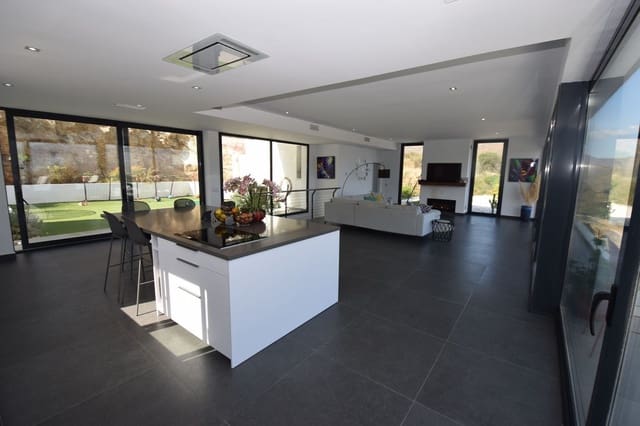 4 slaapkamer Villa te koop in La Cala Golf, Mijas met zwembad garage - € 1.300.000 (Ref: 9540338)