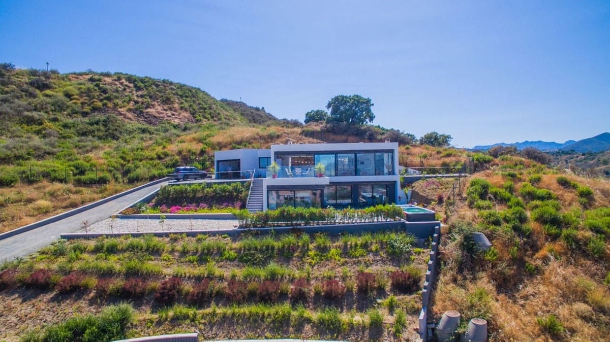 4 slaapkamer Villa te koop in La Cala Golf met zwembad garage - € 1.300.000 (Ref: 9540338)