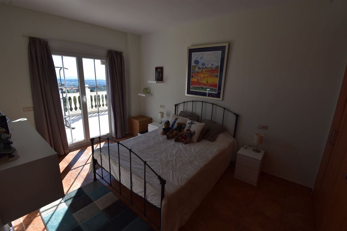 4 Zimmer Villa zu verkaufen in Mijas mit Pool Garage - 1.300.000 € (Ref: 9540339)