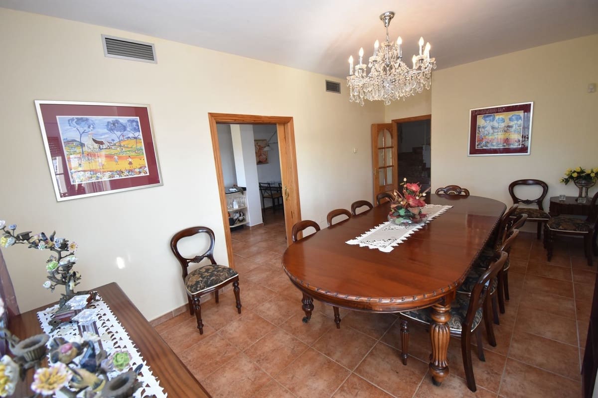 4 slaapkamer Villa te koop in Mijas met zwembad garage - € 1.300.000 (Ref: 9540339)