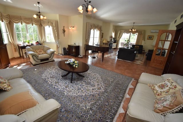 4 slaapkamer Villa te koop in Mijas pueblo, Mijas met zwembad garage - € 1.300.000 (Ref: 9540339)