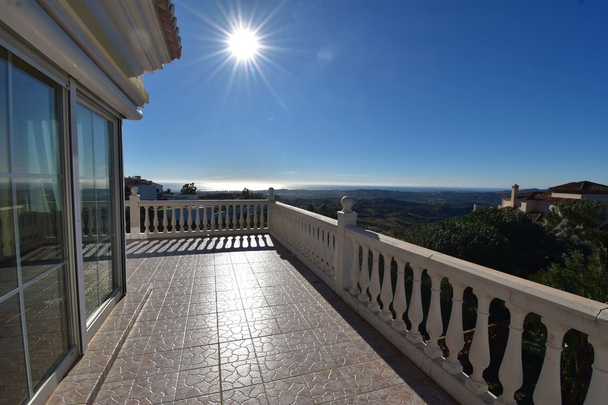 4 slaapkamer Villa te koop in Mijas met zwembad garage - € 1.300.000 (Ref: 9540339)