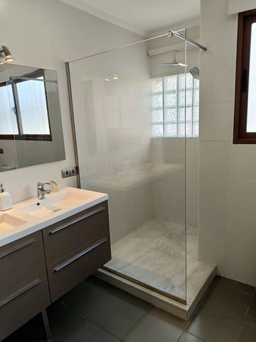 4 sypialnia Willa na sprzedaż w San Pedro de Alcántara Pueblo, Marbella z basenem garażem - 1 300 000 € (Ref: 9540340)