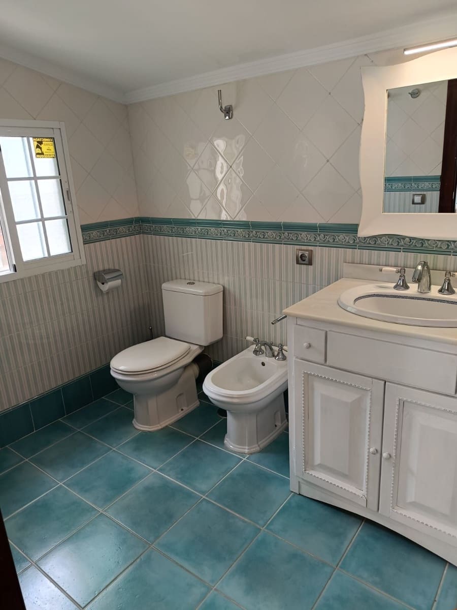 4 bedroom Villa for sale in San Pedro de Alcantara with pool garage - € 1,300,000 (Ref: 9540340)