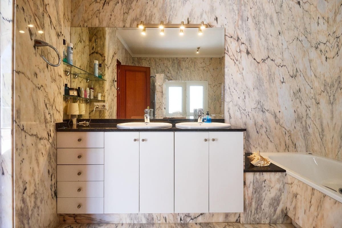 4 soveværelse Villa til salg i Mijas Costa med swimmingpool - € 1.300.000 (Ref: 9540342)