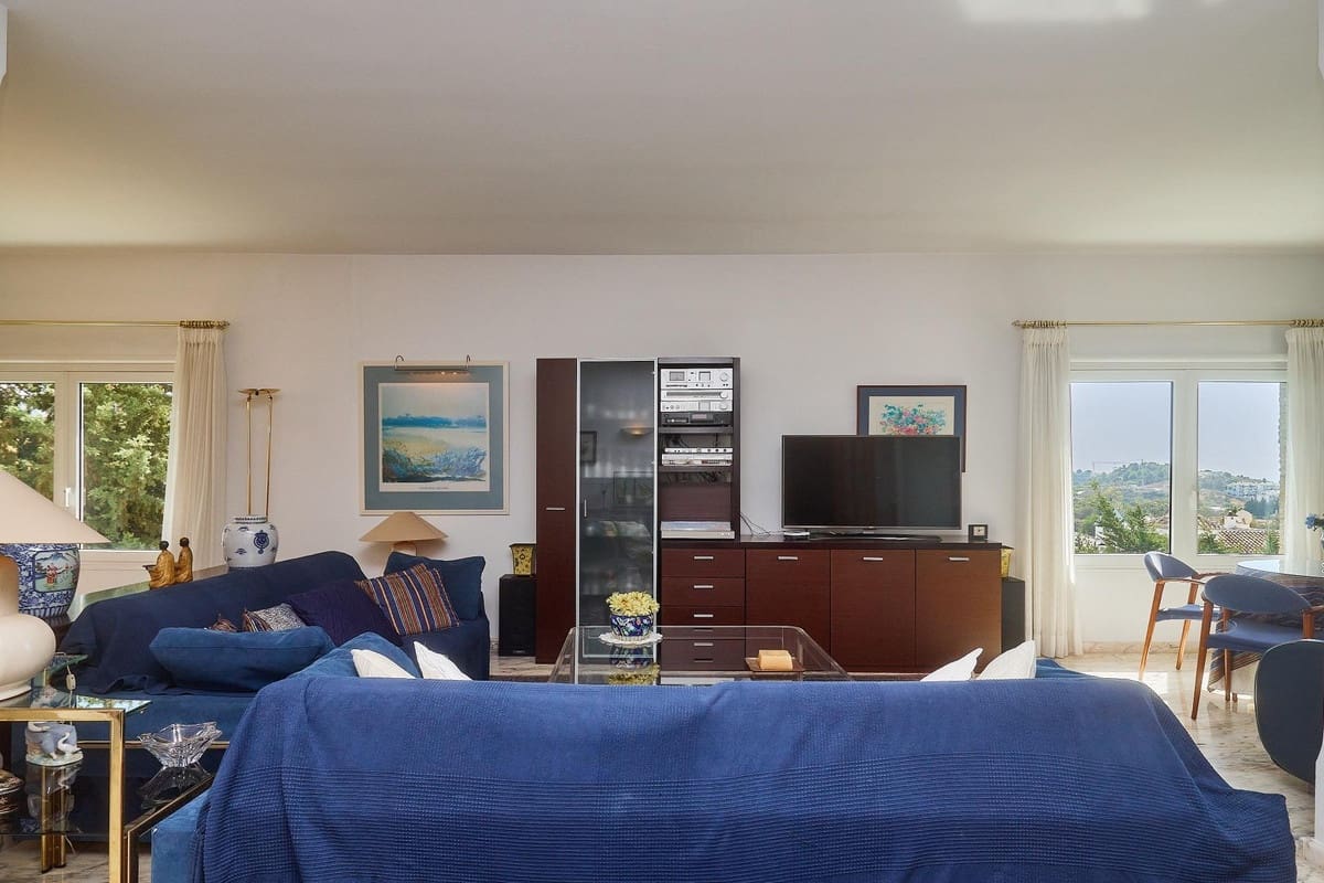 4 Zimmer Villa zu verkaufen in Mijas Costa mit Pool - 1.300.000 € (Ref: 9540342)
