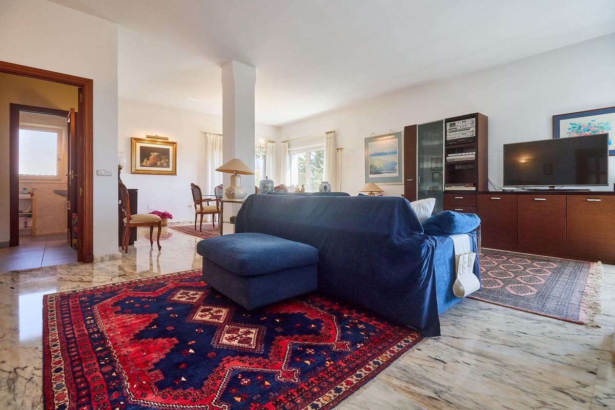 4 Zimmer Villa zu verkaufen in Mijas Costa mit Pool - 1.300.000 € (Ref: 9540342)