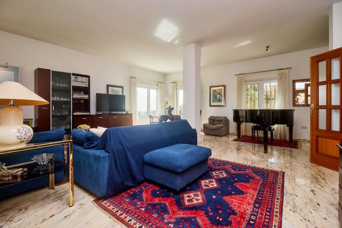 4 Zimmer Villa zu verkaufen in Mijas Costa mit Pool - 1.300.000 € (Ref: 9540342)