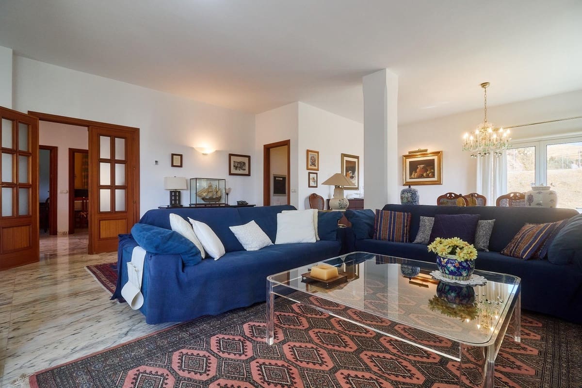4 Zimmer Villa zu verkaufen in Mijas Costa mit Pool - 1.300.000 € (Ref: 9540342)