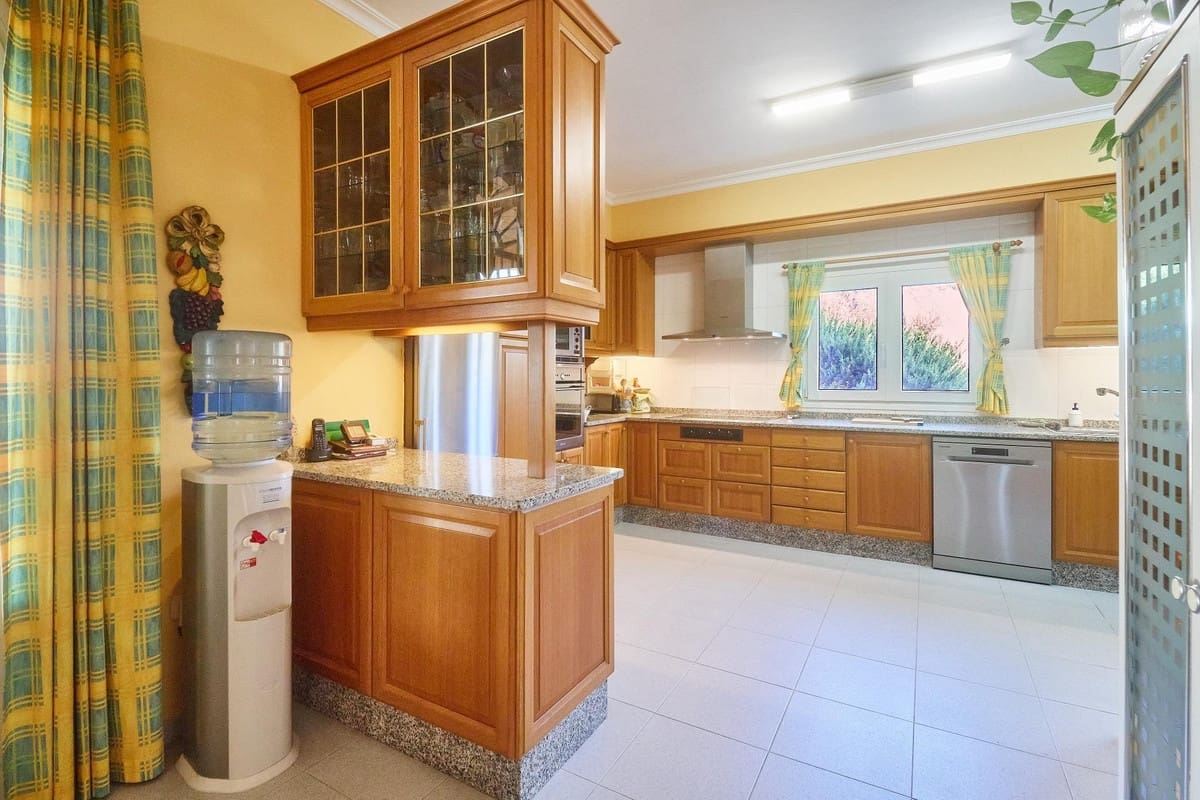 4 Zimmer Villa zu verkaufen in Mijas Costa mit Pool - 1.300.000 € (Ref: 9540342)