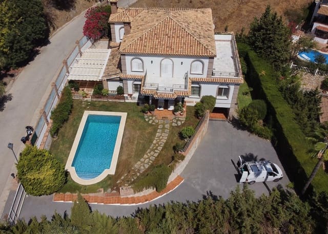 4 Zimmer Villa zu verkaufen in Riviera del Sol, Mijas mit Pool - 1.300.000 € (Ref: 9540342)