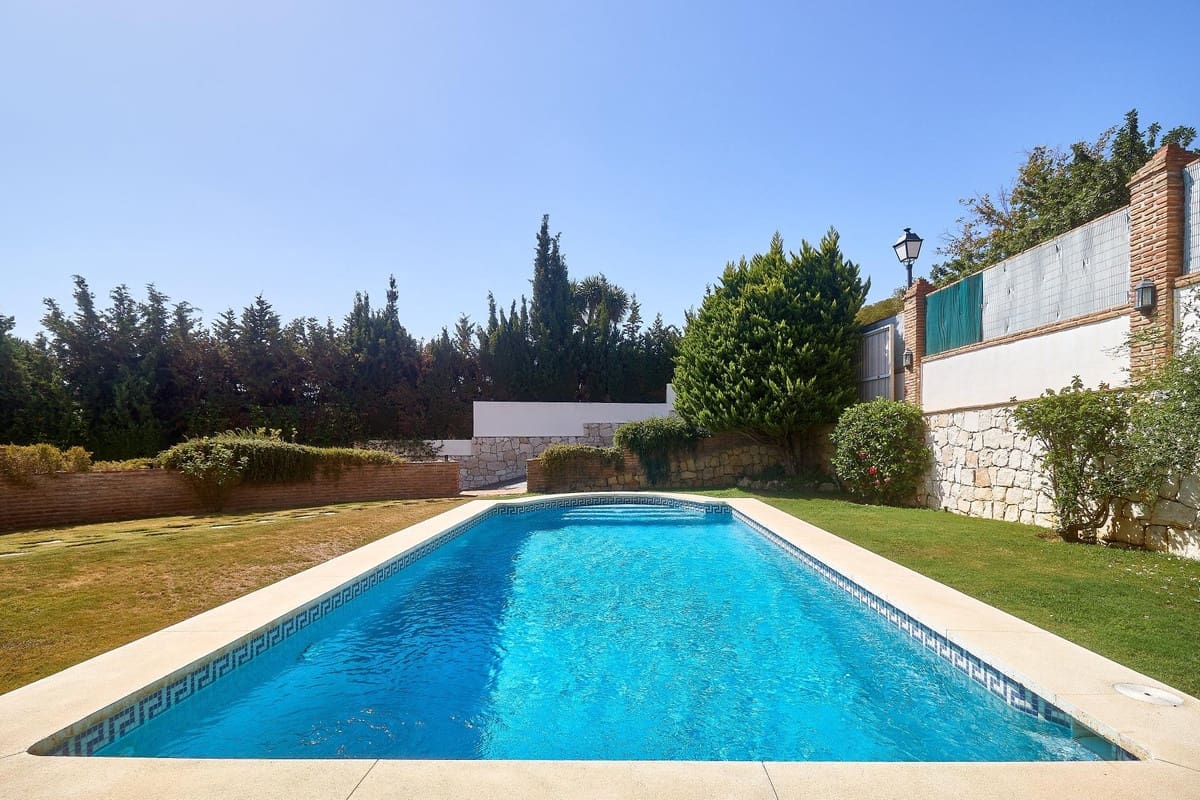 4 Zimmer Villa zu verkaufen in Mijas Costa mit Pool - 1.300.000 € (Ref: 9540342)