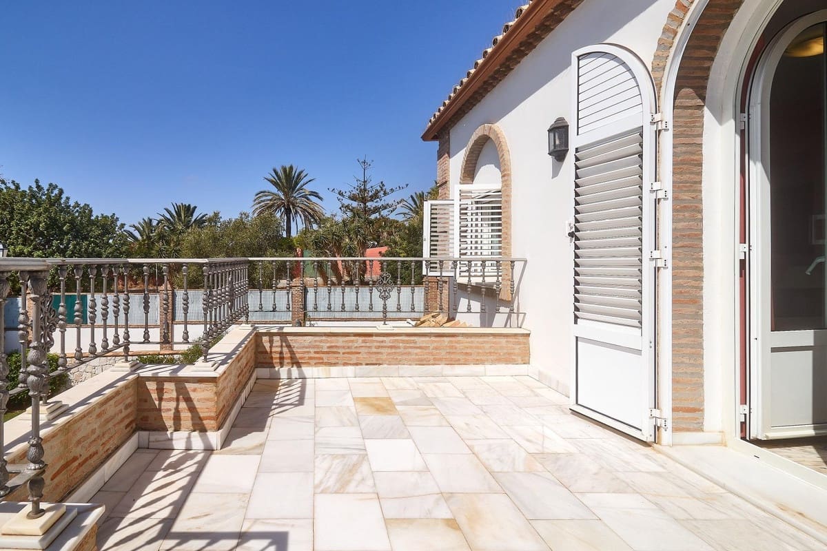 4 Zimmer Villa zu verkaufen in Mijas Costa mit Pool - 1.300.000 € (Ref: 9540342)