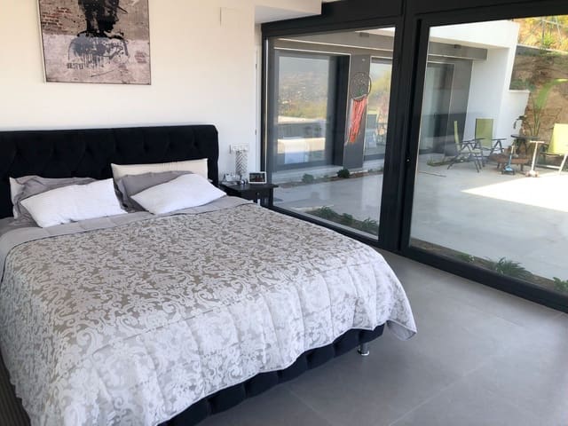 4 slaapkamer Villa te koop in La Cala Golf, Mijas met zwembad - € 1.300.000 (Ref: 9540343)